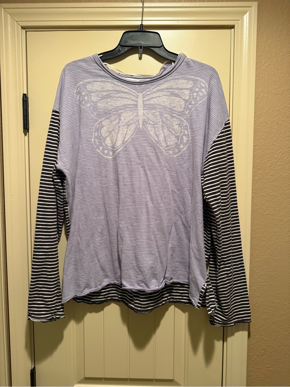 Girls' Lavender Butterfly Long-Sleeve Top with Striped Sleeves